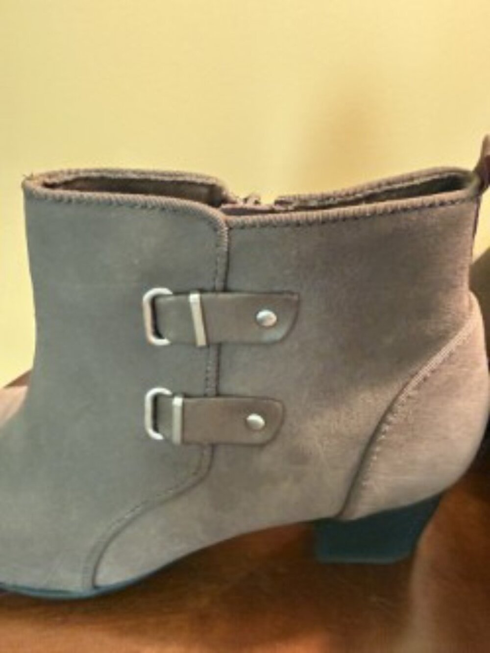 Clarks Gray Booties NIB - Picture 3 of 8